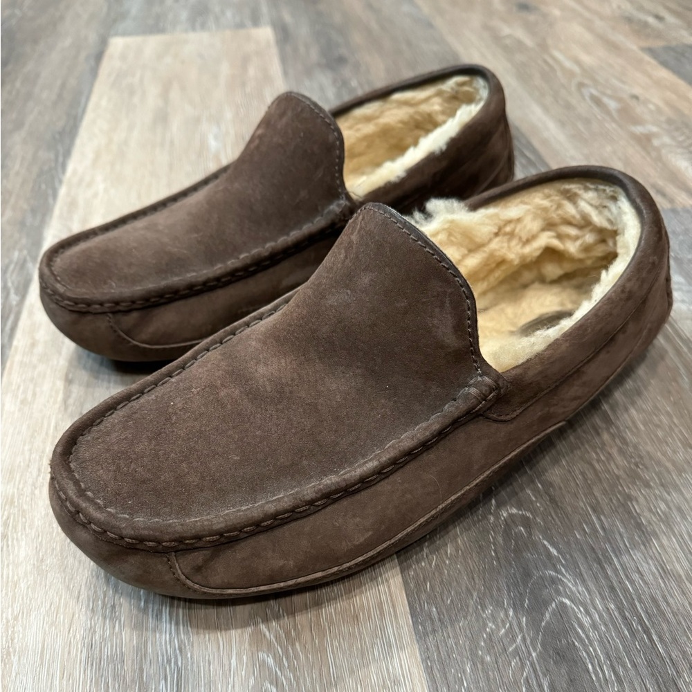 UGG Men’s Ascot Slippers – Size 11 – Cozy, Stylish, and Durable